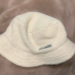 Steve Madden fleece white hat